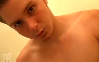 Gay Shoots Oozing Warm Load In His White Undies