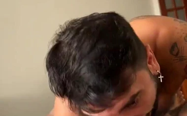 Peludao dotado maltrata cuzinho