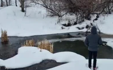 The fisherman gave himself to be fucked by an Uber taxi driver