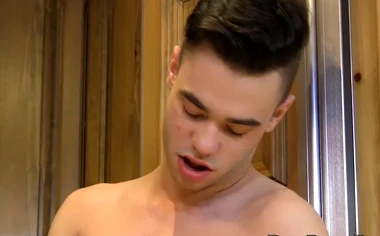 Young gay makes his pecker rock hard and enjoys the ride