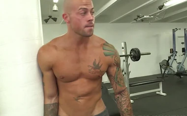 Gorgeous hunk slamming the gym newbie with his huge cock