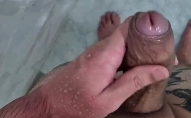 DO YOU THINK THIS PENIS IS BIG&quest; BEATING IT UNTIL YOU CUM