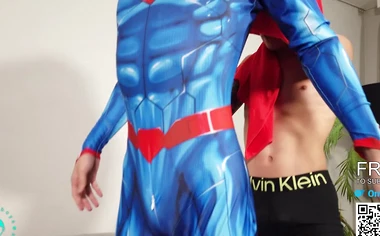 Spiderman vs Superman